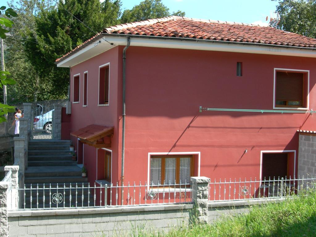 Casa Valle Hotell Onís Exteriör bild